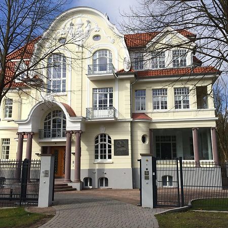 Appartements Am Kurpark Бад-Пирмонт Экстерьер фото