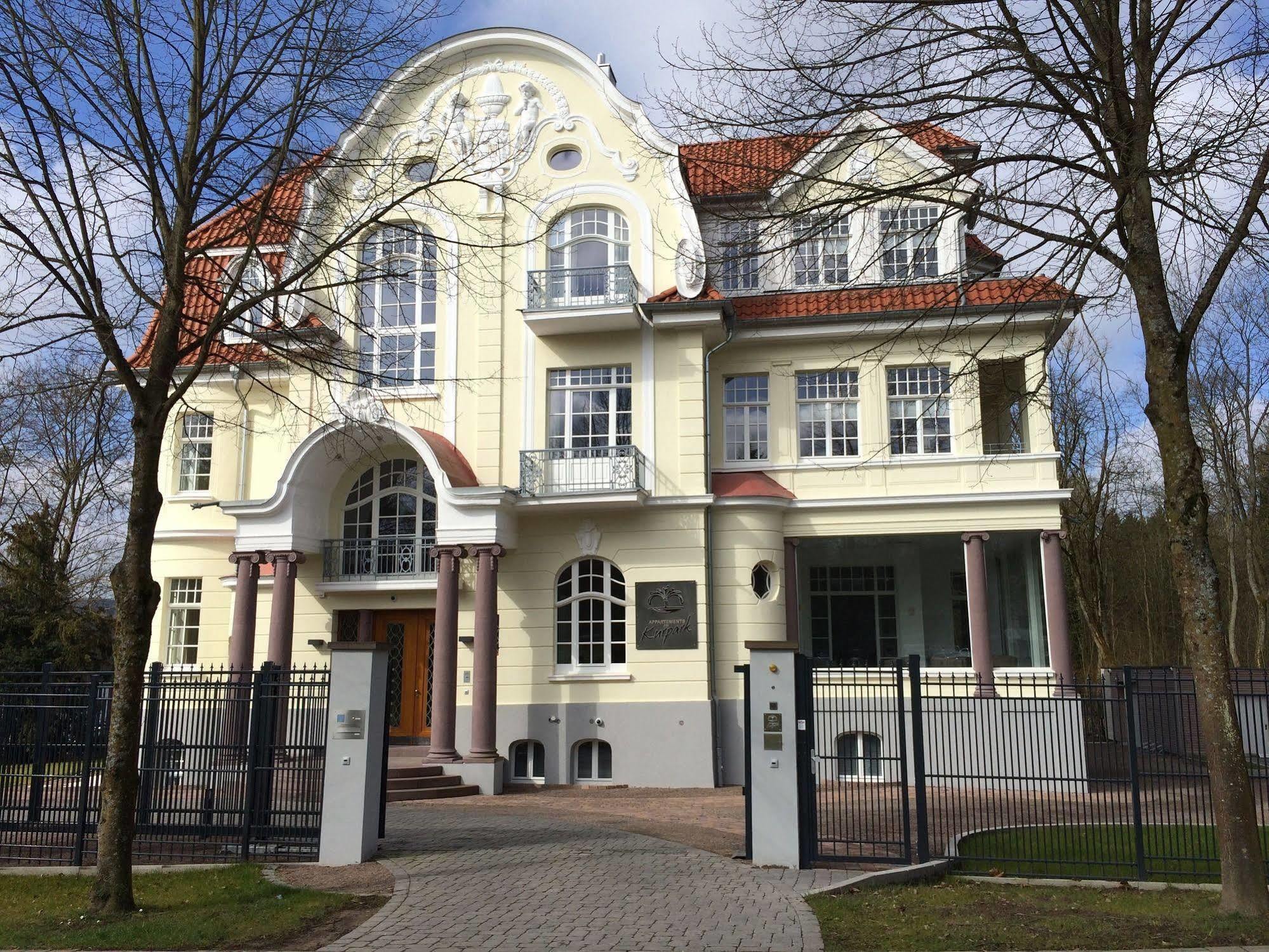 Appartements Am Kurpark Бад-Пирмонт Экстерьер фото